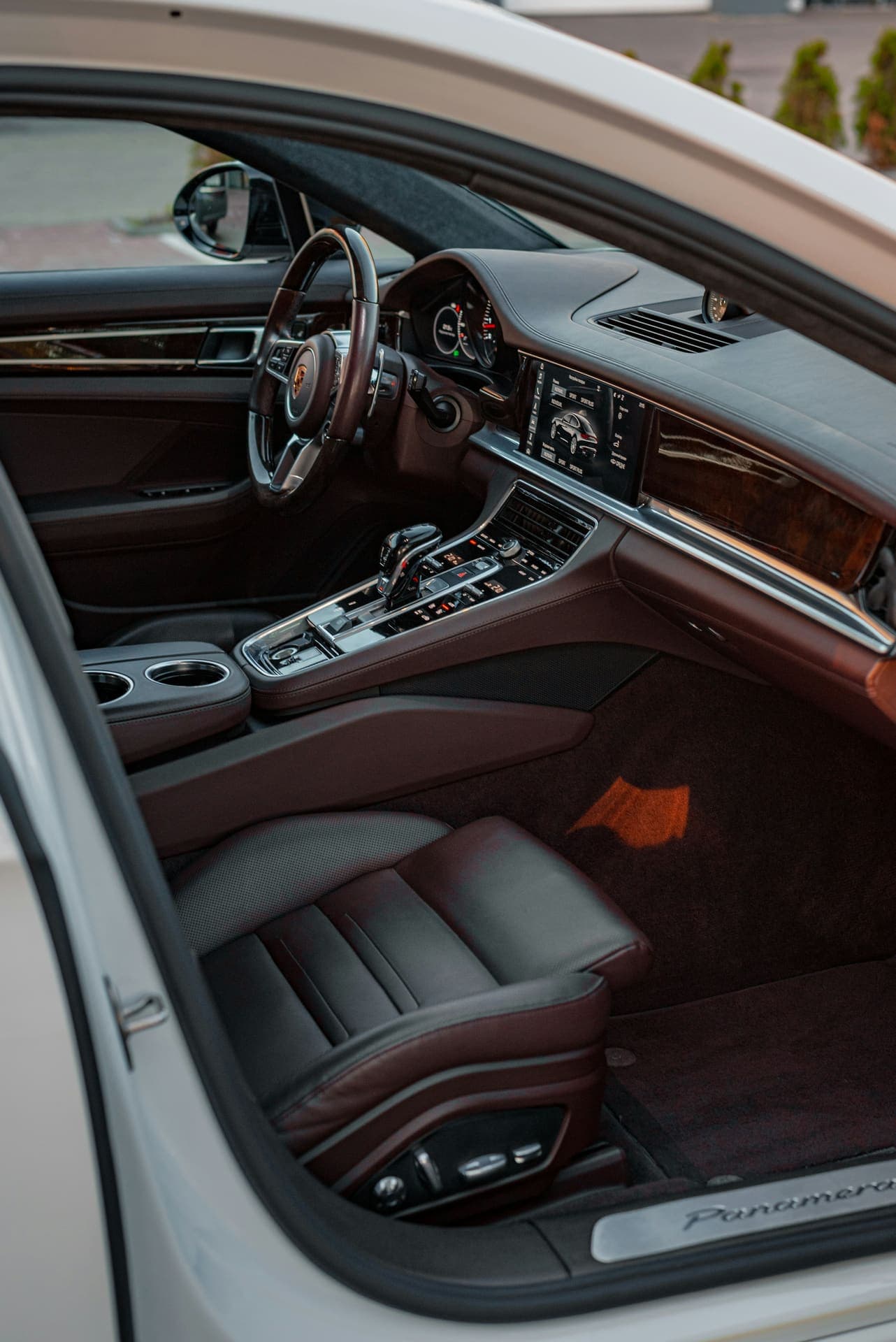 Thru'n'Thru Interior Detail